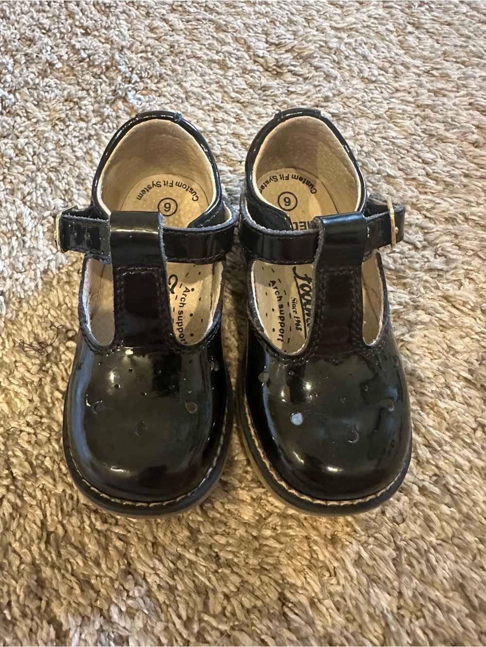 Footmates Black Patent Leather Mary Jane’s size 6c